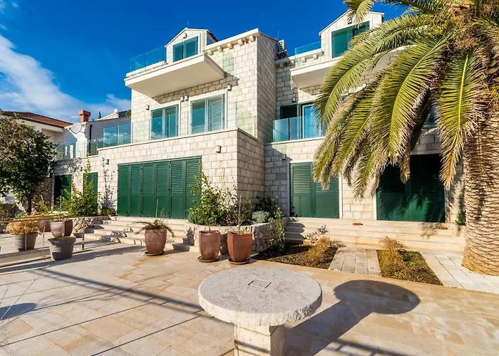 Barbara 아파트 몰루나트